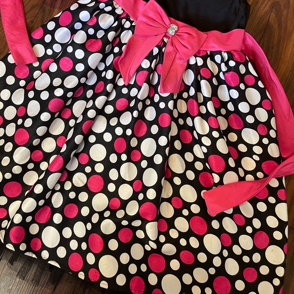 Youngland Little Girls Velvet Sleeveless Black & Pink Polka Dot Bow Dress - Picture 2 of 6